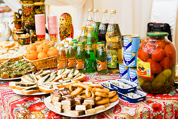 How to Create a Russian-Style Holiday Table in America